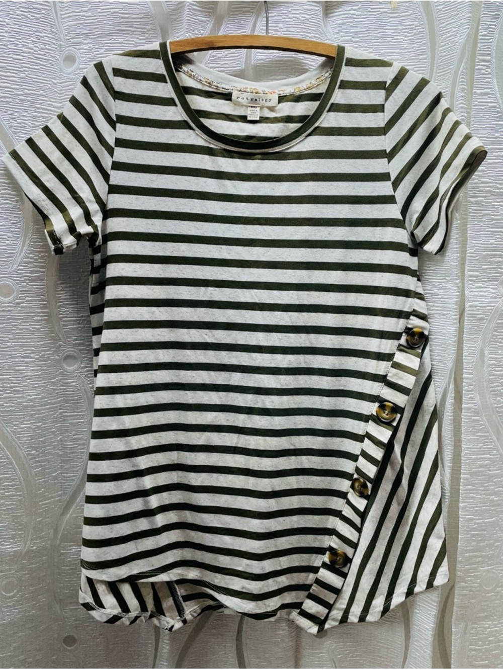 Retrology Striped Top Womens Medium Olive Green Excellent Side Button‎ Detail
